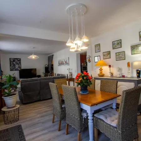 Casa vacanze Maison De Caractere Avec Jacuzzi, Wifi, Sauna, Proche Dordogne Et Commerces - Fr-1-616-259 Saint-Julien-de-Lampon